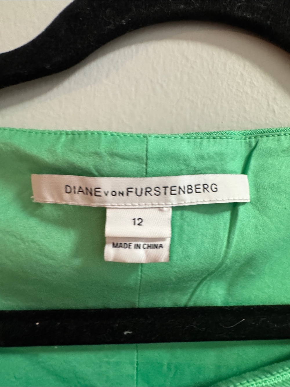 Diane Von Furstenberg Vibrant Green Sleeveless Shift Dress sz 12 - Picture 2 of 5